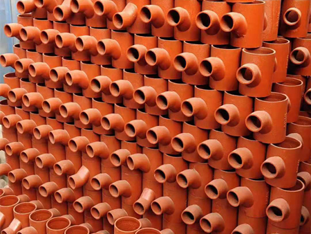 积石山寒露时节，金利建材助您构建坚固排水系统